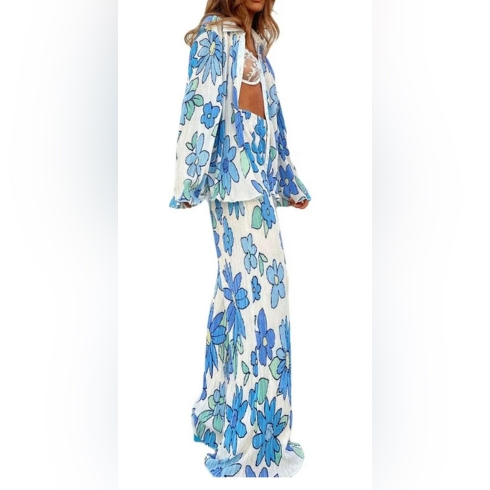 2-Piece Set Floral Blue and White Women's loungewear !